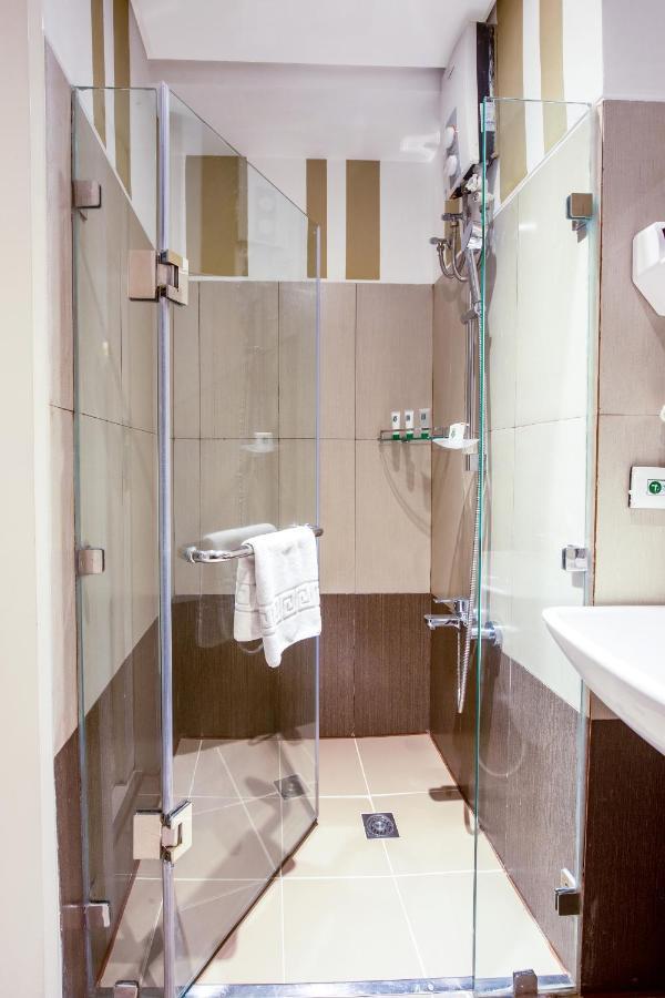 Hotel101 - Fort Taguig Bagian luar foto