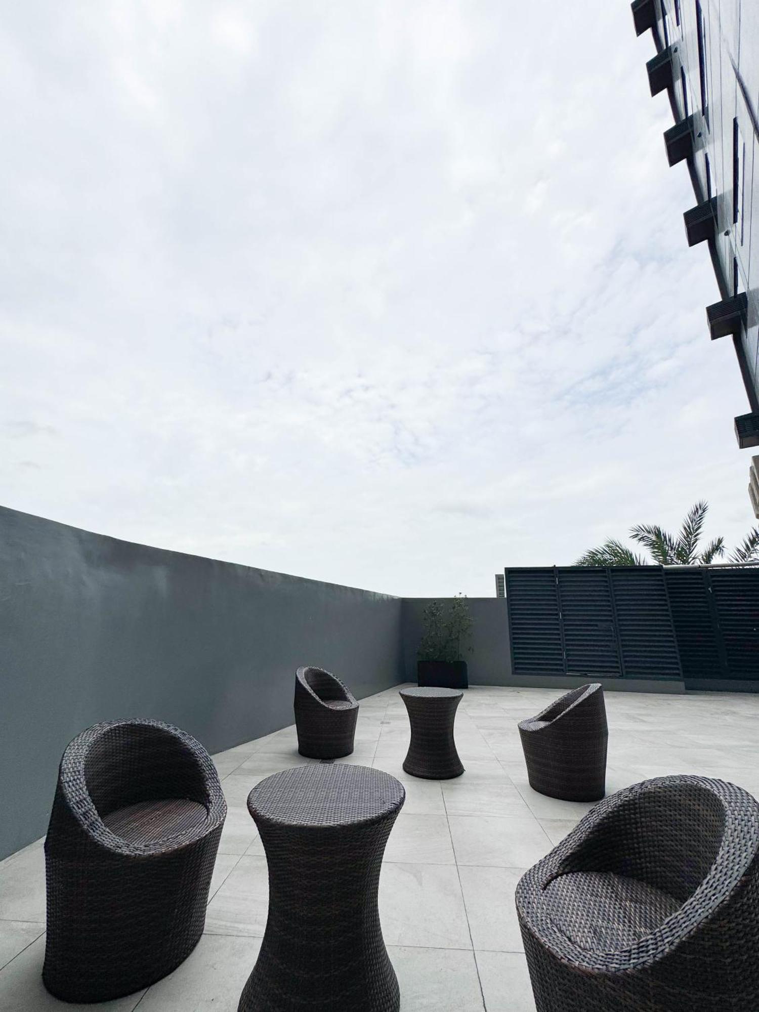 Hotel101 - Fort Taguig Bagian luar foto